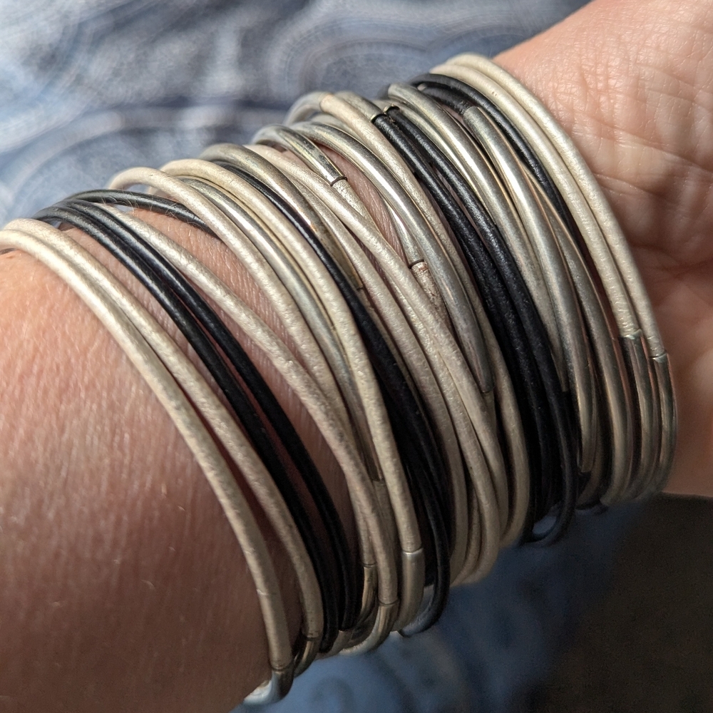 Silver and Black Bangle Set - Picture 4 of 4